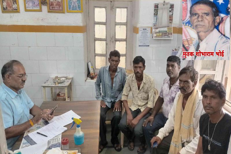 हाइड्रा क्रेन की चपेट में आया बुजुर्ग: