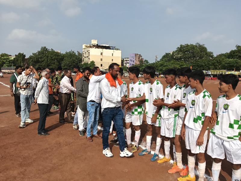  रविवार को चर्चील एवं अहीर क्राउन व सिटी यूनियन तथा जयसिंहपुरा के बीच मुकाबला