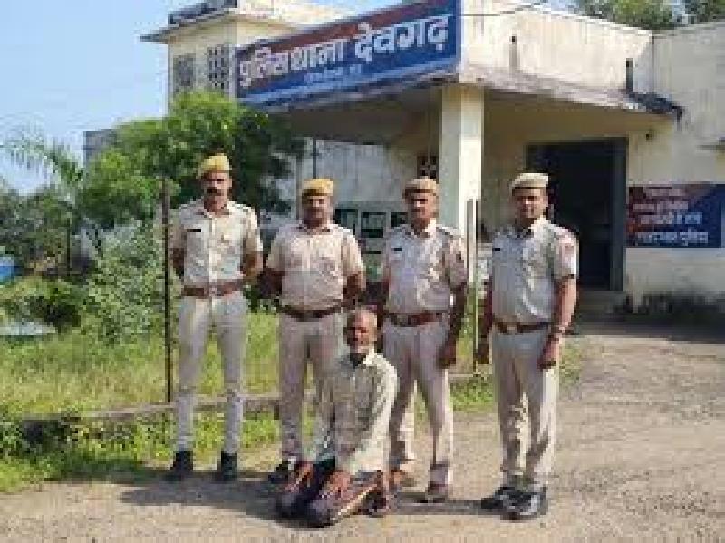 तस्कर गिरफ्तार: